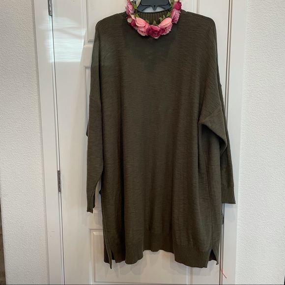 Women's Sonoma 3X Plus Green Cardigan. - Picture 5 of 9